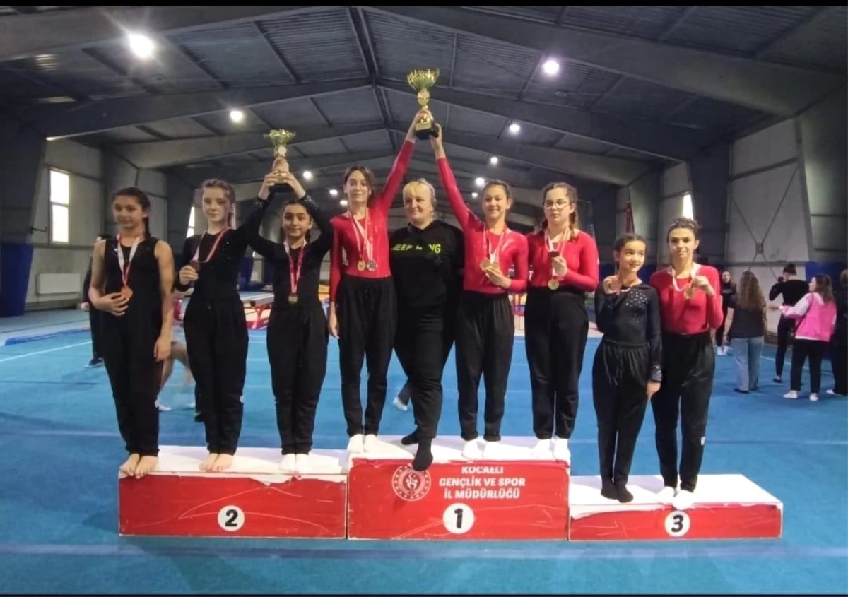Çayırova Belediyesi Eğitim Spor Kulübü Artistik Jimnastik Yıldız Kız Sporcuları İl Birinciliği Yarışmasından 11 Madalya ve 2 Kupa İle Ayrıldı