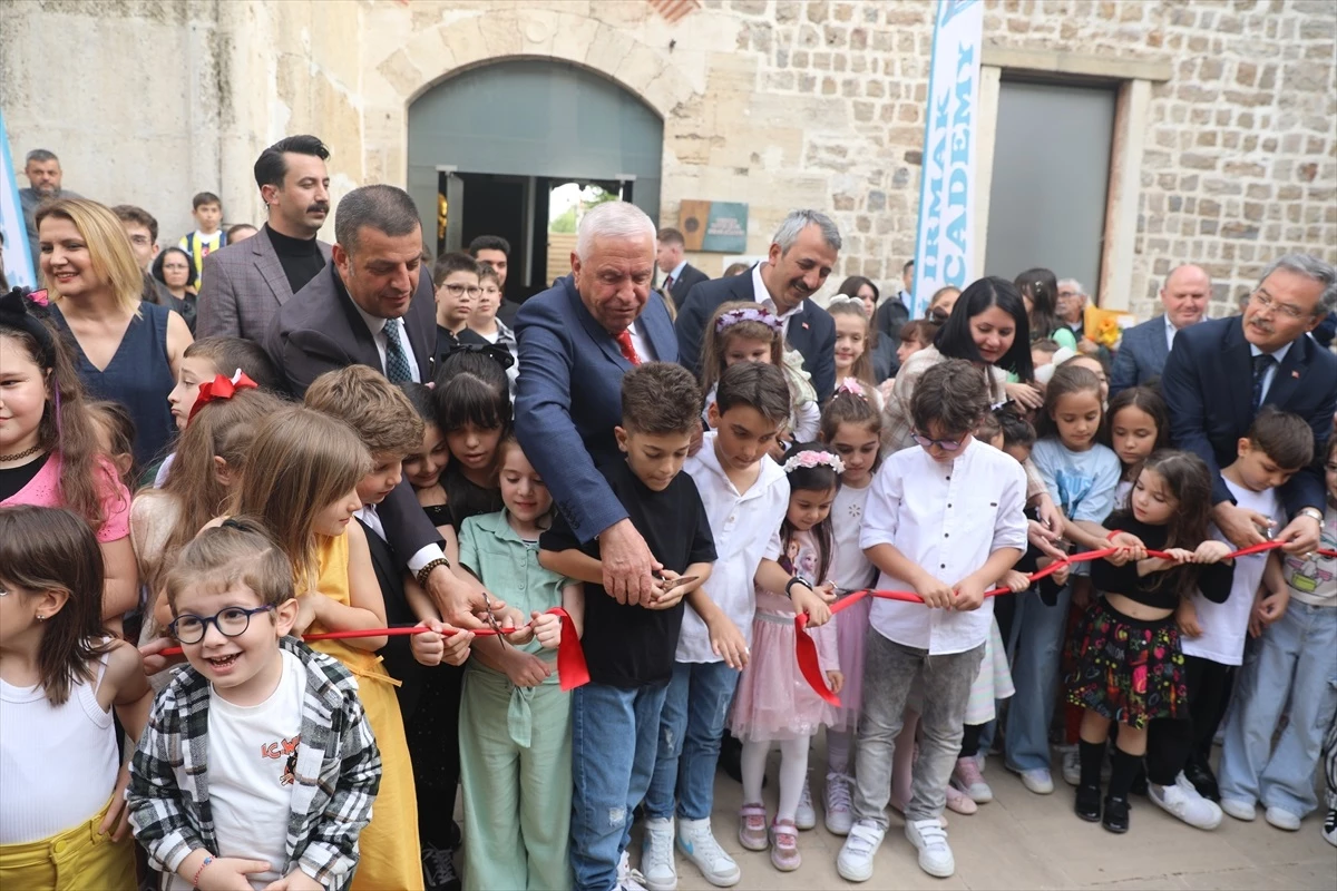 Edirne\'de \'Çocuk gözüyle Edirne\' resim sergisi açıldı