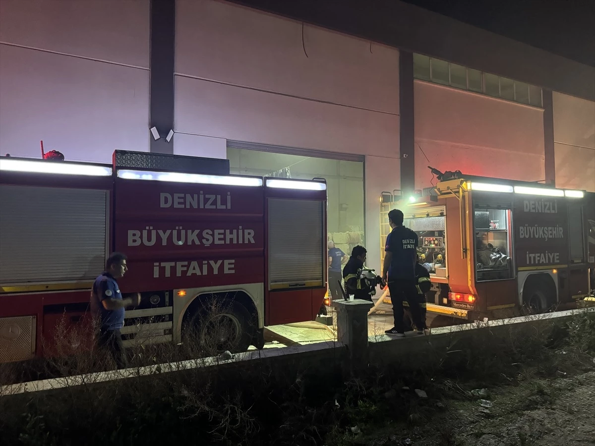 Denizli\'deki tekstil fabrikasında çıkan yangında 2 kişi hastaneye kaldırıldı