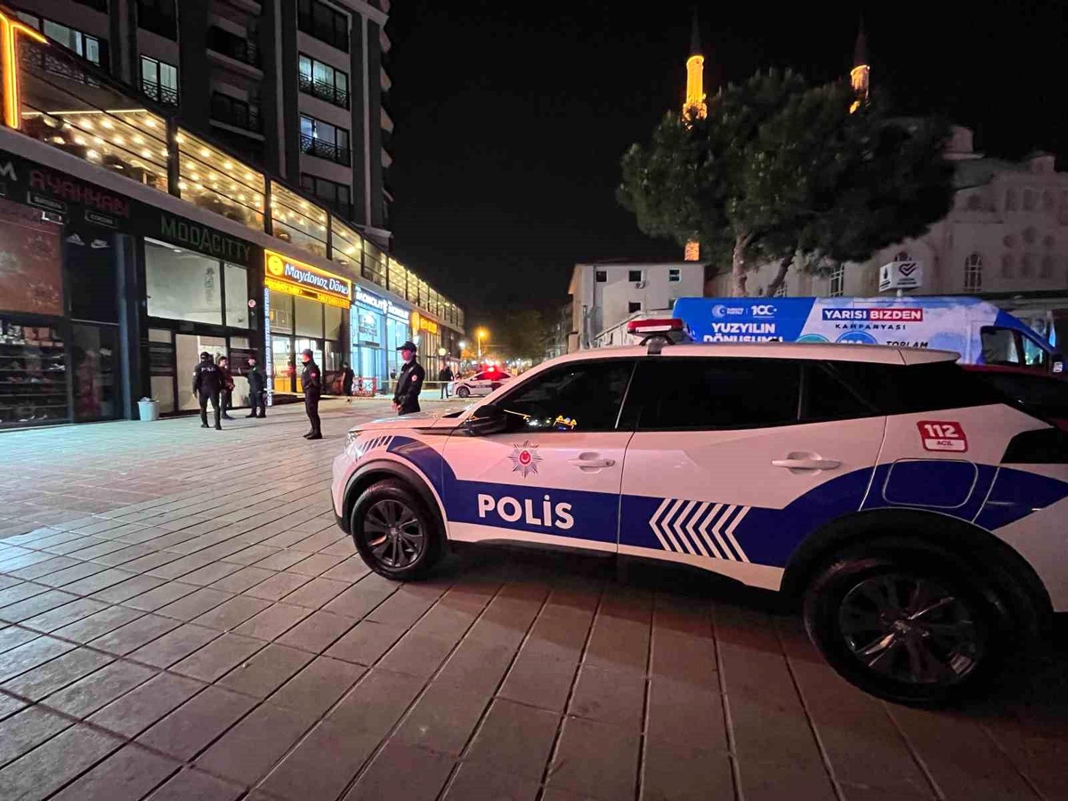 Esenler\'de Trafik Kazası Sonrası Çıkan Tartışma Kanlı Bitti