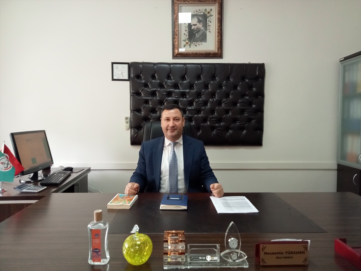 Gölcük İlçe Halk Eğitim Merkezi, Minik Eller Büyük Hayaller Projesi ile Okullarda Etkinlik Düzenliyor