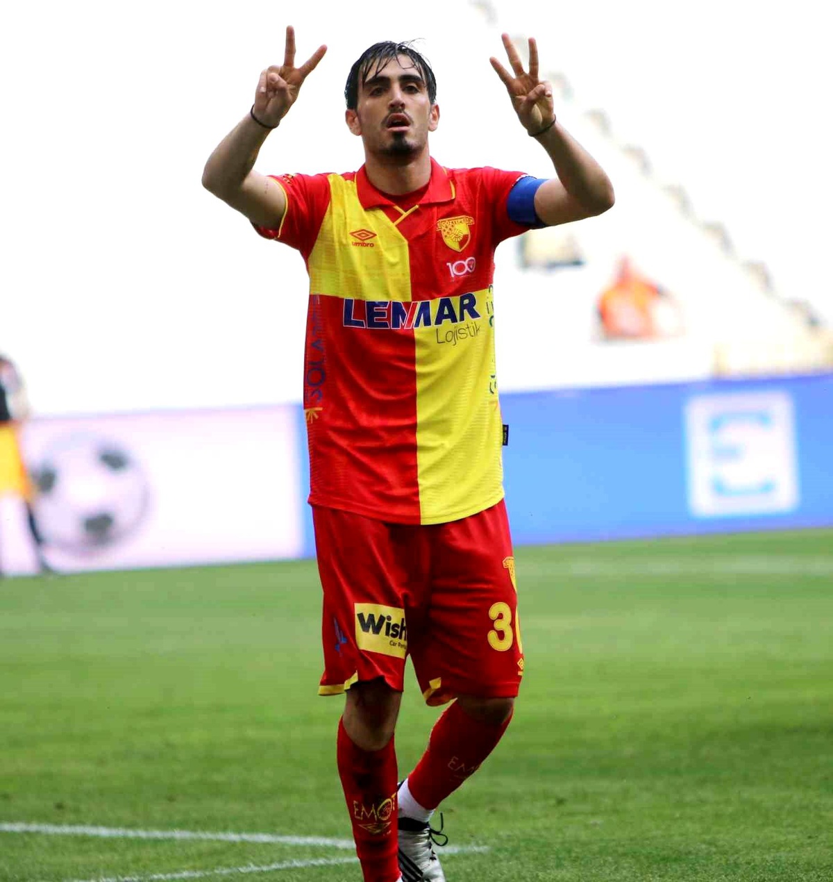 Göztepe\'nin en skorer oyuncusu Yalçın Kayan