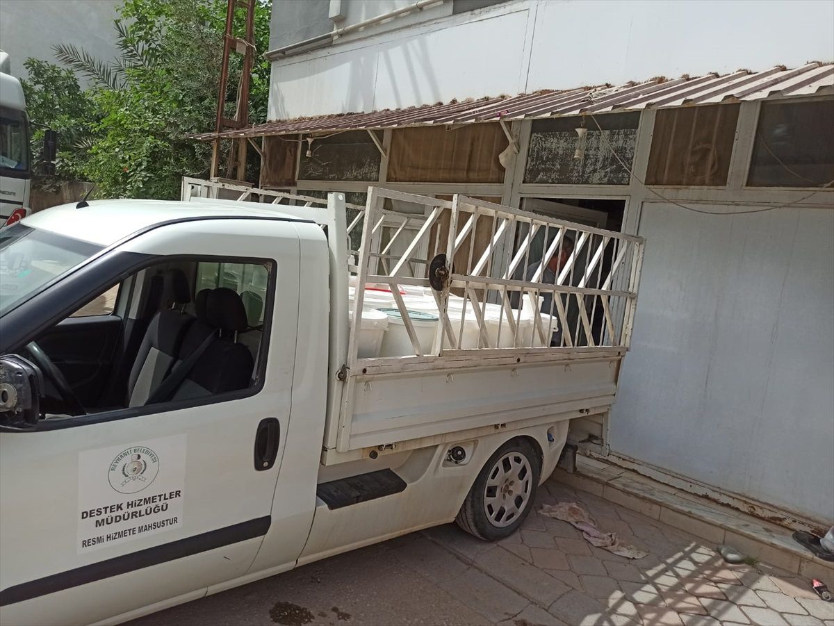 Hatay\'ın Reyhanlı ilçesinde sağlıksız koşullarda süt ve süt ürünleri üreten 4 işletme mühürlendi