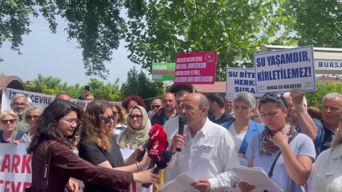 İznik Halkından İznik Gölü\'ne 150 Metre Uzaklıkta Yapılması Planlanan Tesise Protesto: "İznik İkinci Dilovası Olacak"