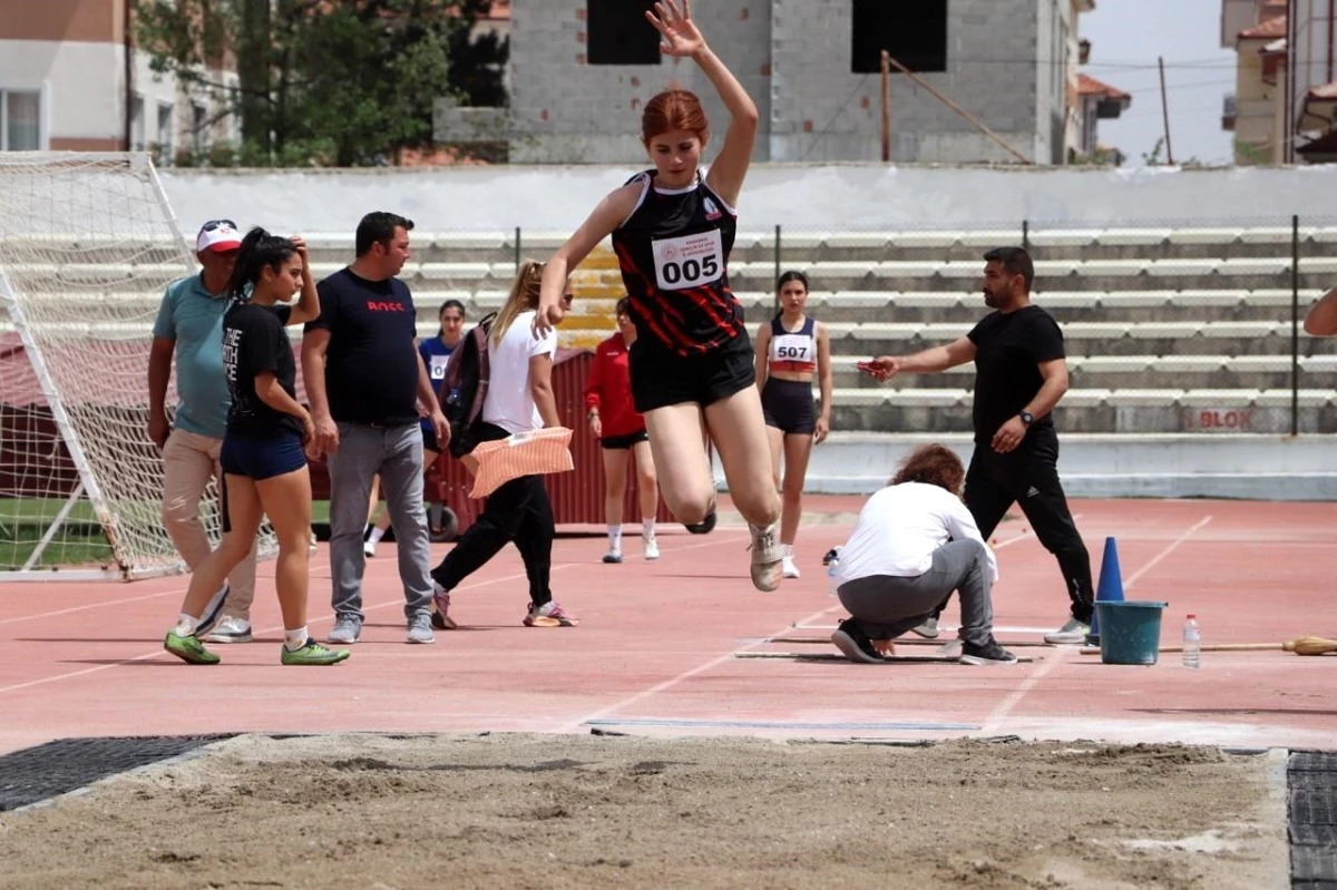 Karaman\'da düzenlenen Gençler A-B Atletizm Grup yarışmaları başladı