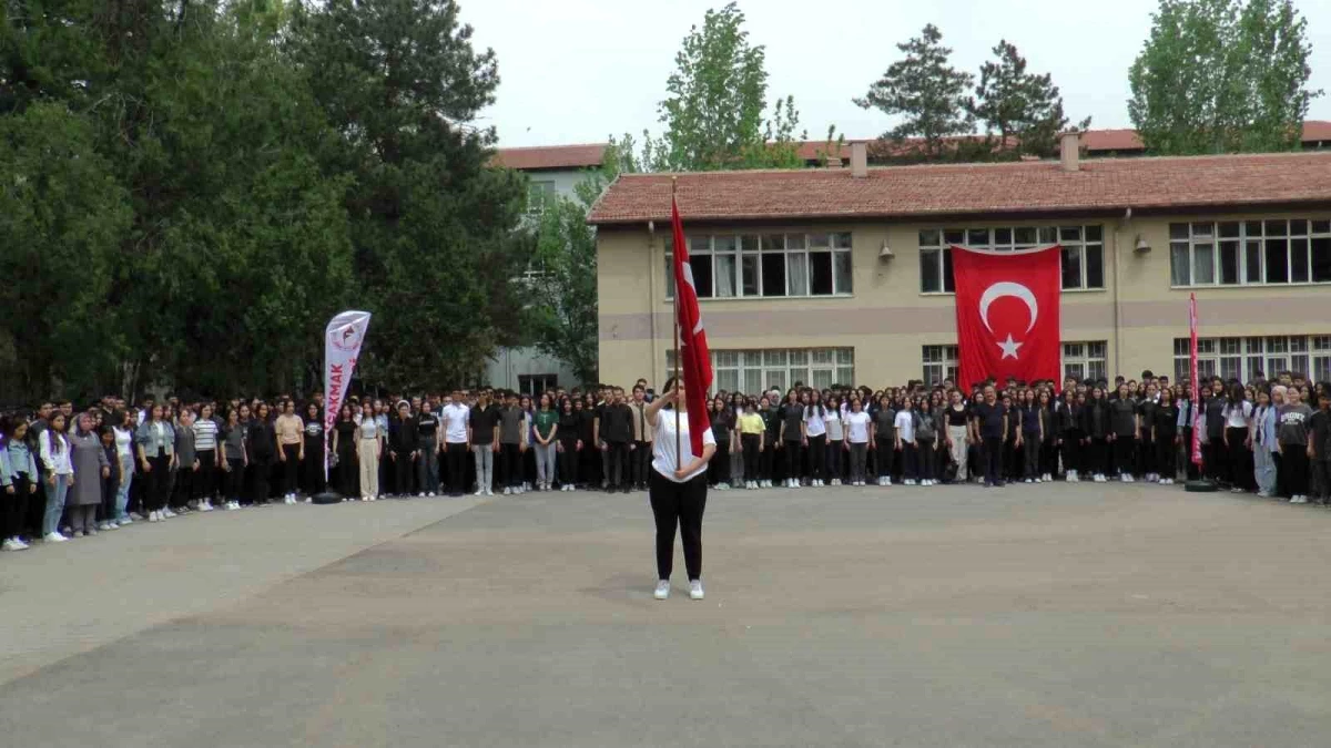 Mareşal Fevzi Çakmak Anadolu Lisesi\'nde Anma ve Pilav Şenliği Düzenlendi