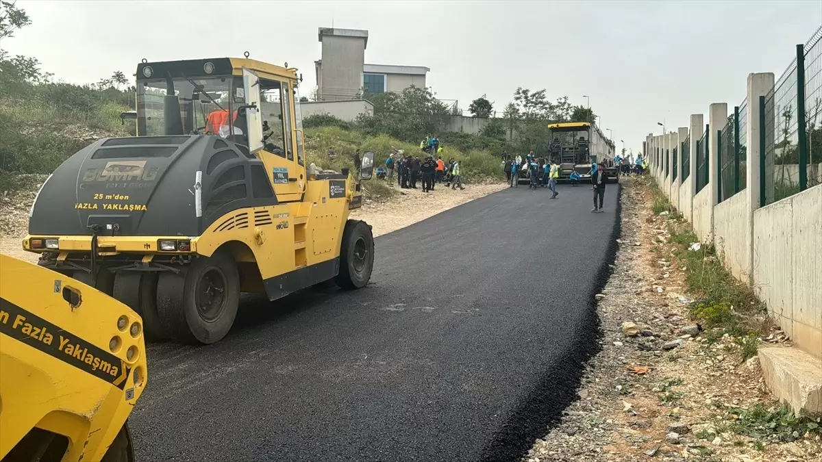 Kocaeli Büyükşehir Belediyesi ve İzmit Belediyesi Ekipleri Arasında Arbede