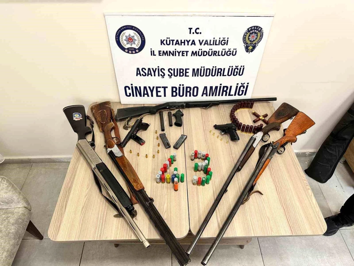 Kütahya ve Afyonkarahisar\'da Kaçak Silah Ticareti Operasyonu: 6 Şüpheli Gözaltına Alındı