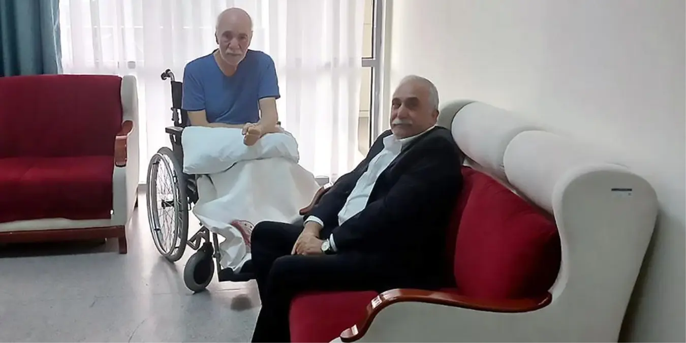 Ünlü Sanatçı Mehmet Özbek\'in Sağlık Durumu İyiye Gidiyor