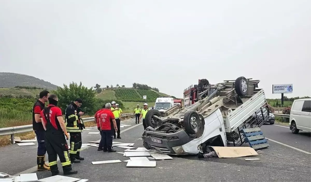 Mersin\'de Kamyonet Devrildi: 1 Ölü, 2 Yaralı