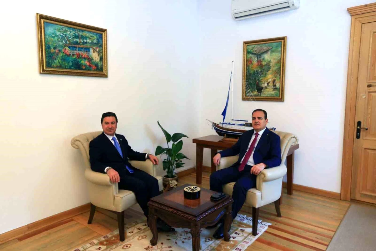 Muğla Büyükşehir Belediye Başkanı Ahmet Aras\'a tebrik ziyaretleri devam ediyor