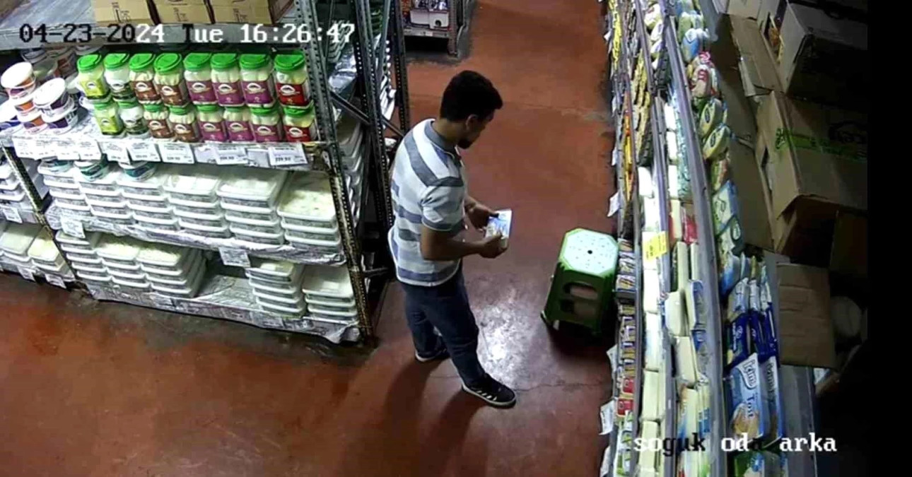 Şanlıurfa\'da Marketten Kaşar Peyniri Çalan Şüpheli Güvenlik Kamerasına Yansıdı