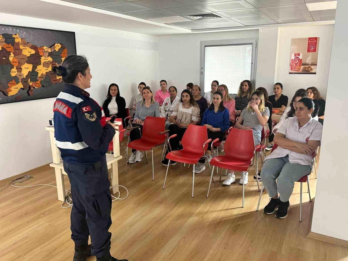 Aydın Söke\'deki Un Fabrikası Çalışanlarına KADES Hakkında Bilgilendirme Yapıldı