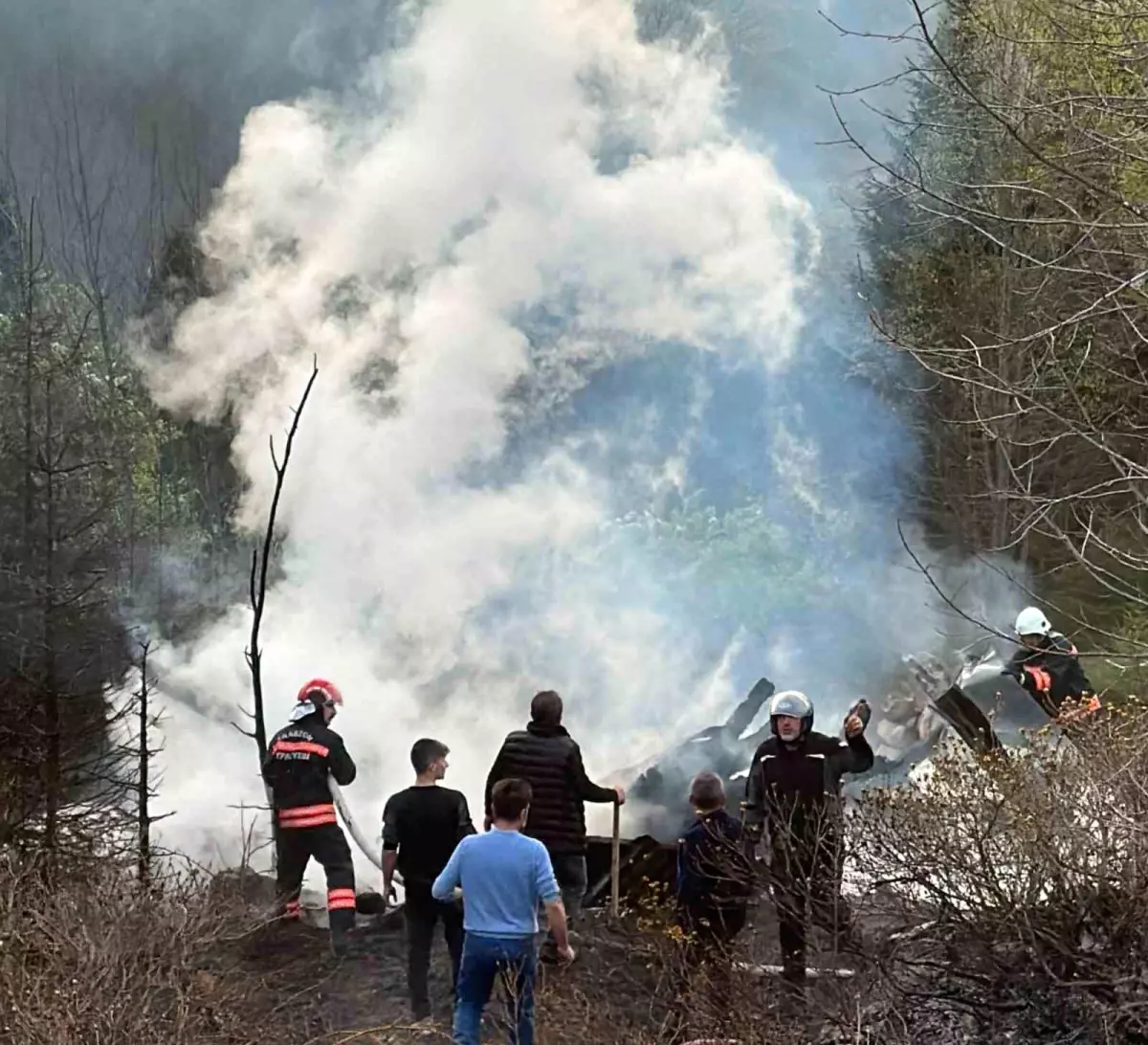 Trabzon\'da çıkan yangında ev kül oldu