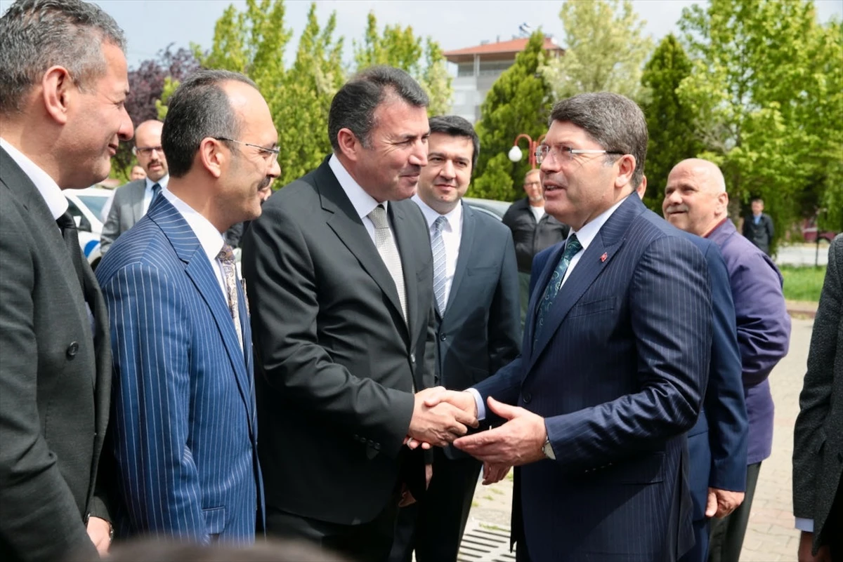 Adalet Bakanı Yılmaz Tunç, Zonguldak\'ta Devrek Belediyesine ziyaret gerçekleştirdi