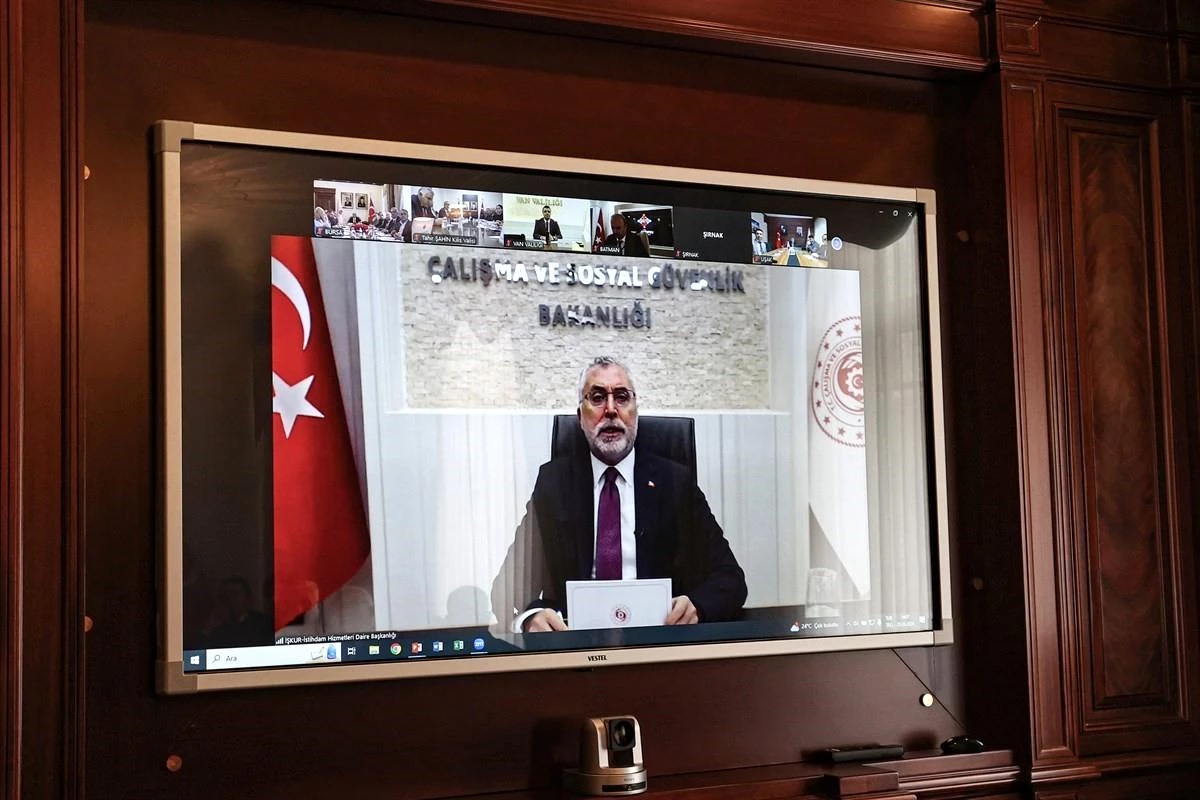 Erzincan Valisi Hamza Aydoğdu, İl İstihdam ve Mesleki Eğitim Kurulu Toplantısına katıldı