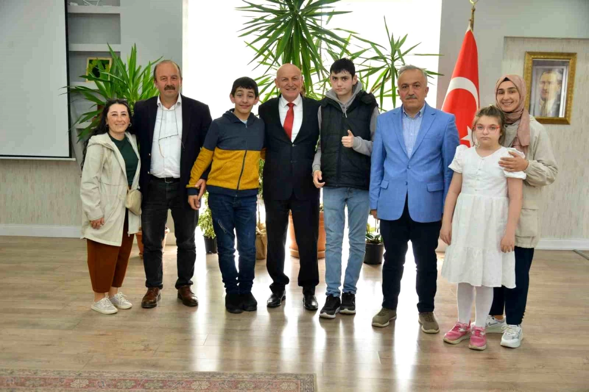 Terme Belediye Başkanı Şenol Kul, Özel Eğitim Okulu\'nu ziyaret etti