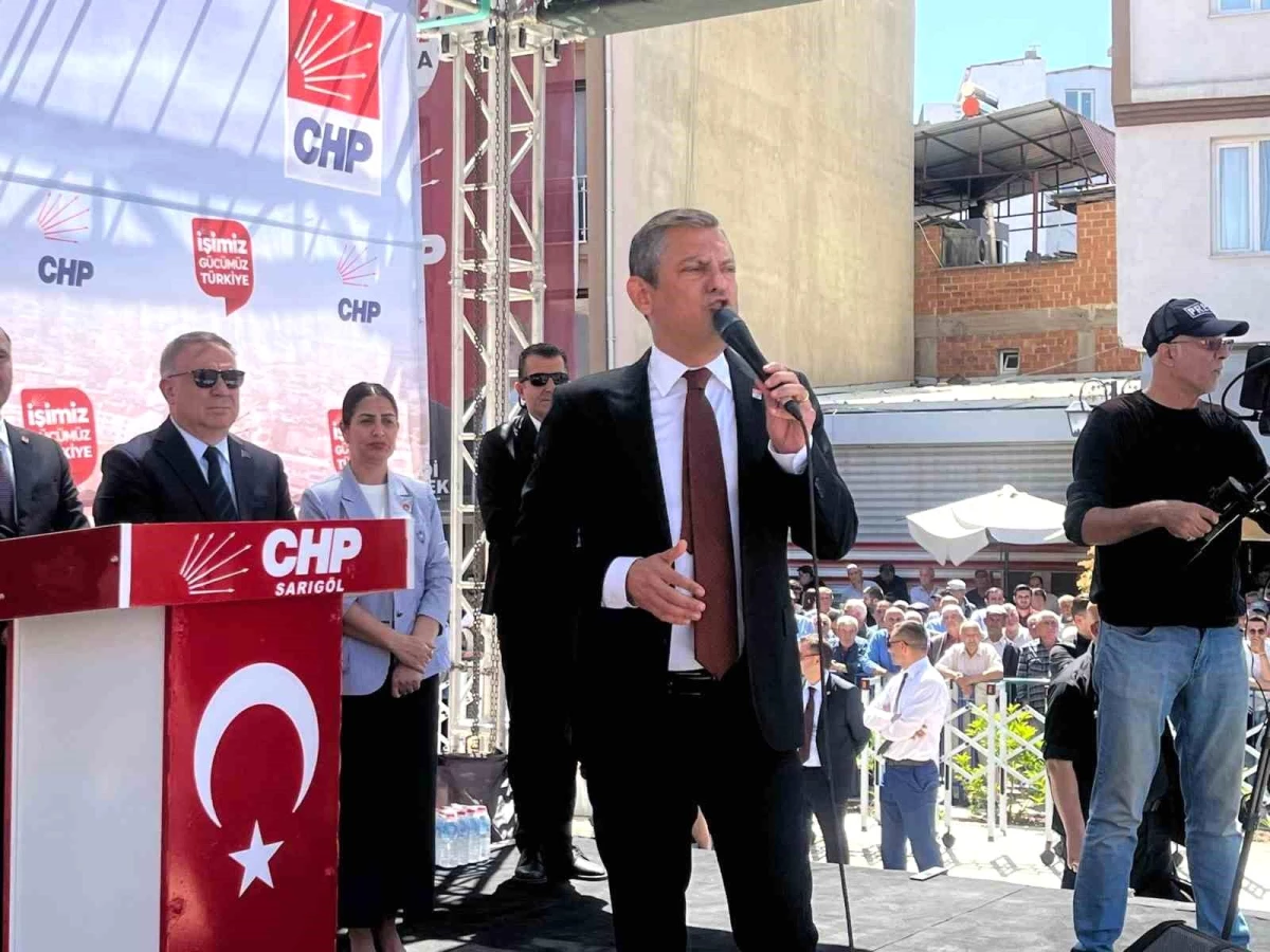 CHP Genel Başkanı Özgür Özel Sarıgöl\'de Halka Seslendi