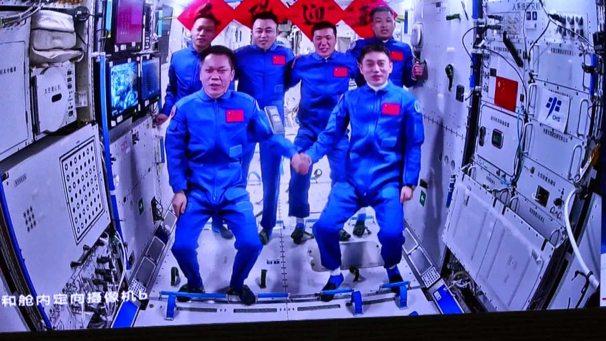 Çin\'in Shenzhou-18 Uzay Aracı, Uzay İstasyonuna Giriş Yaptı