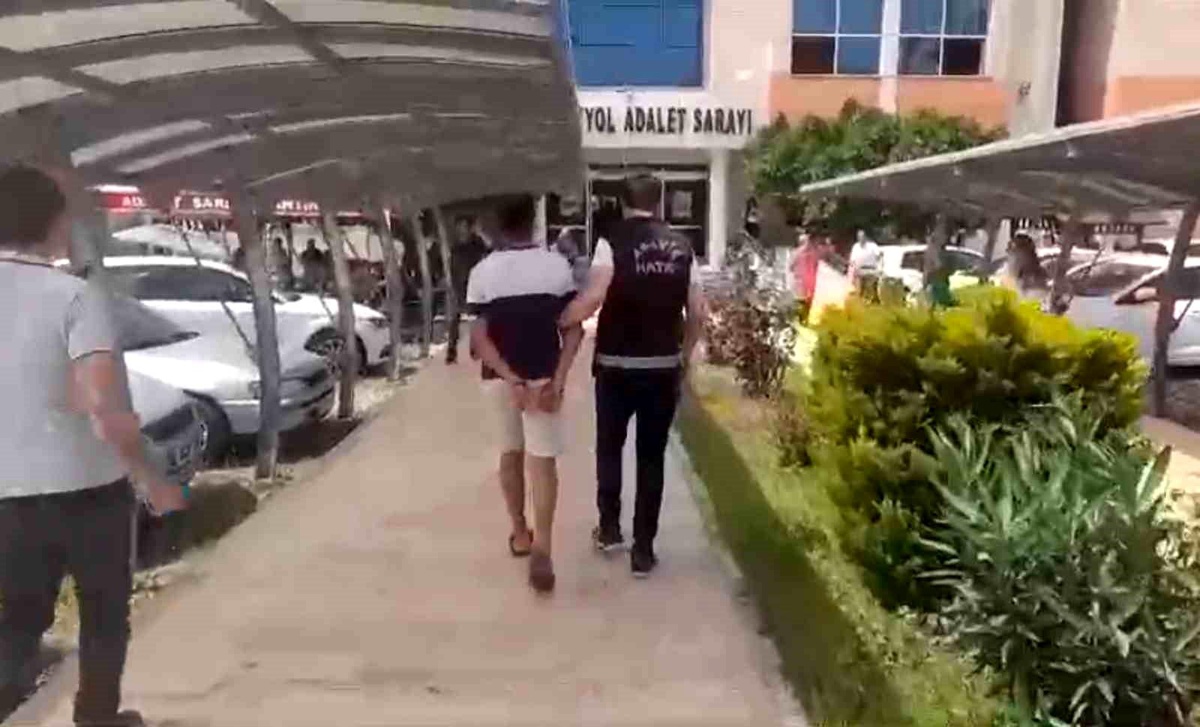 Hatay\'da hırsızlık ve fuhuş suçundan aranan 2 kişi tutuklandı