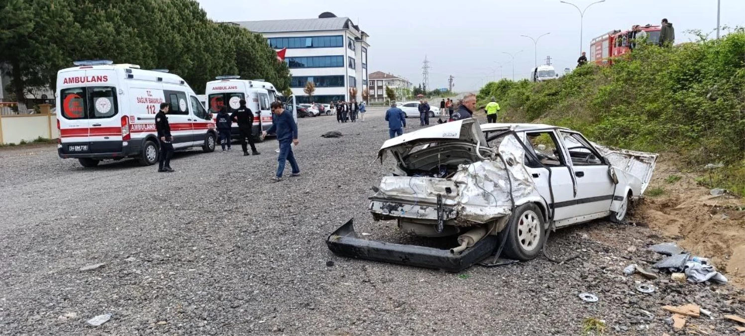 Karasu\'da Lastiği Patlayan Otomobil Kaldırımda Yürüyen Kadına Çarptı