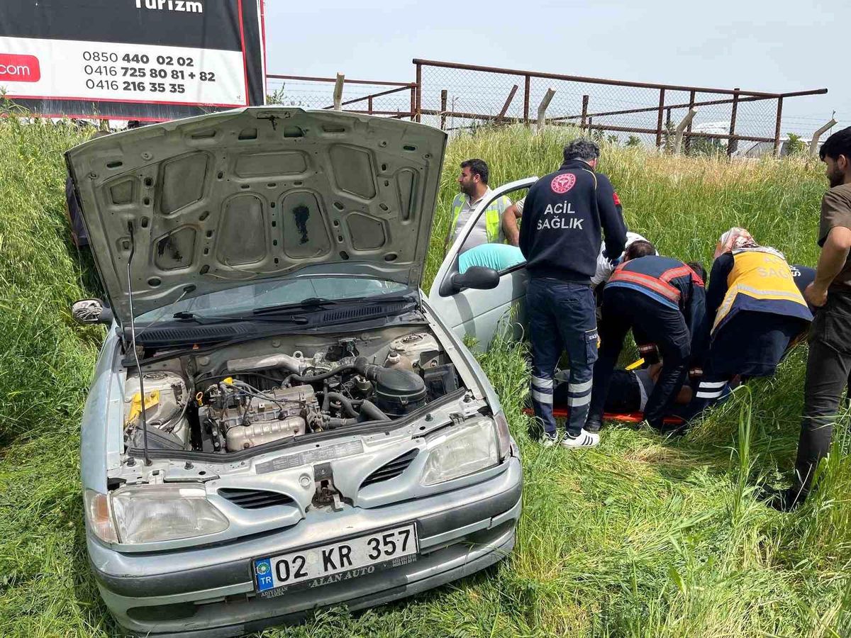 Adıyaman\'ın Kahta ilçesinde trafik kazası: 5 yaralı