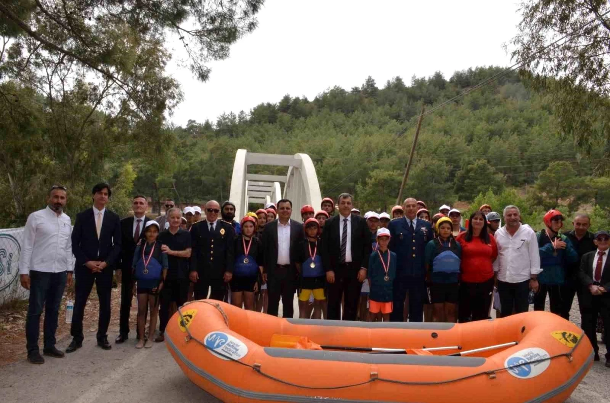 Dalaman Kaymakamı, Rafting Kampında Dereceye Giren Sporculara Ödüllerini Takdim Etti
