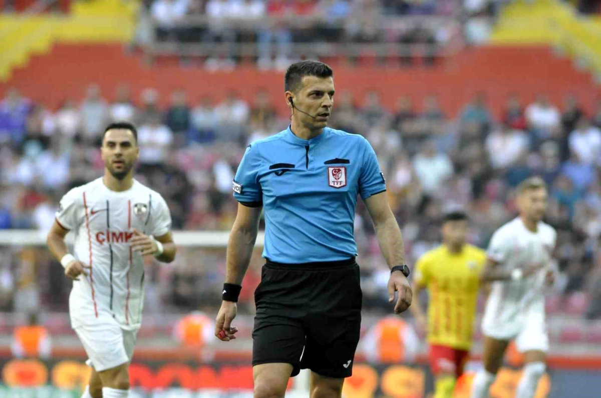 Ümit Öztürk, Kayserispor\'un maçlarında düdük çalmaya devam ediyor