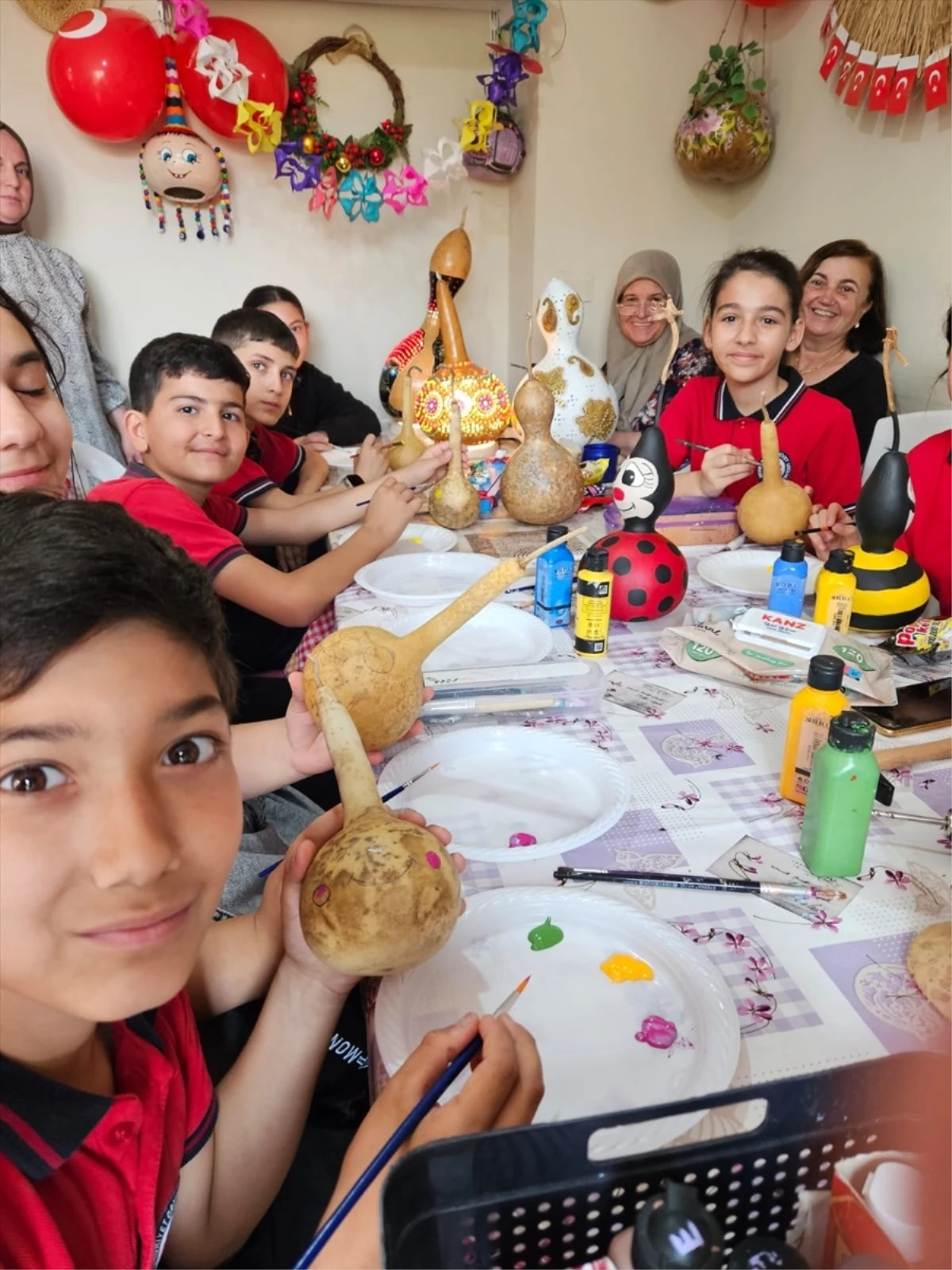 İzmir\'de Ortaokul Öğrencileri Geleneksel El Sanatları Kurslarına Katıldı