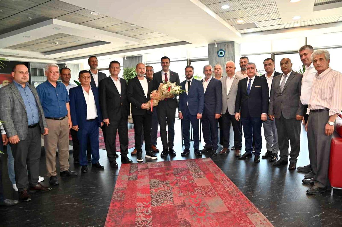 Manisa Büyükşehir Belediye Başkanı Ferdi Zeyrek, Toplu Ulaşım Kooperatiflerini Ağırladı