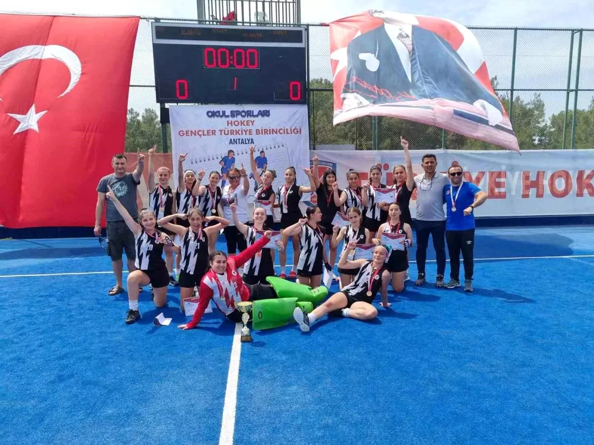 Muğla Menteşe Spor Lisesi Kız Hokey Takımı Türkiye Şampiyonu