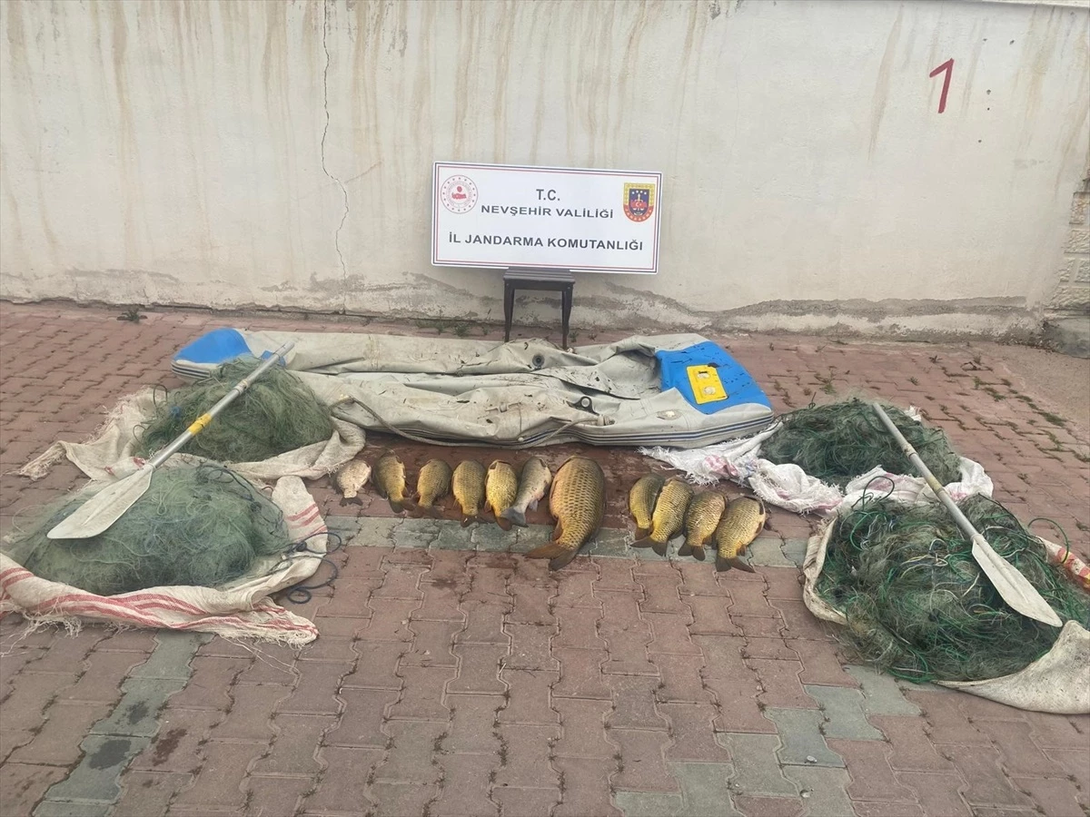 Nevşehir\'de Kaçak Balık Avlayan 4 Kişi Suçüstü Yakalandı