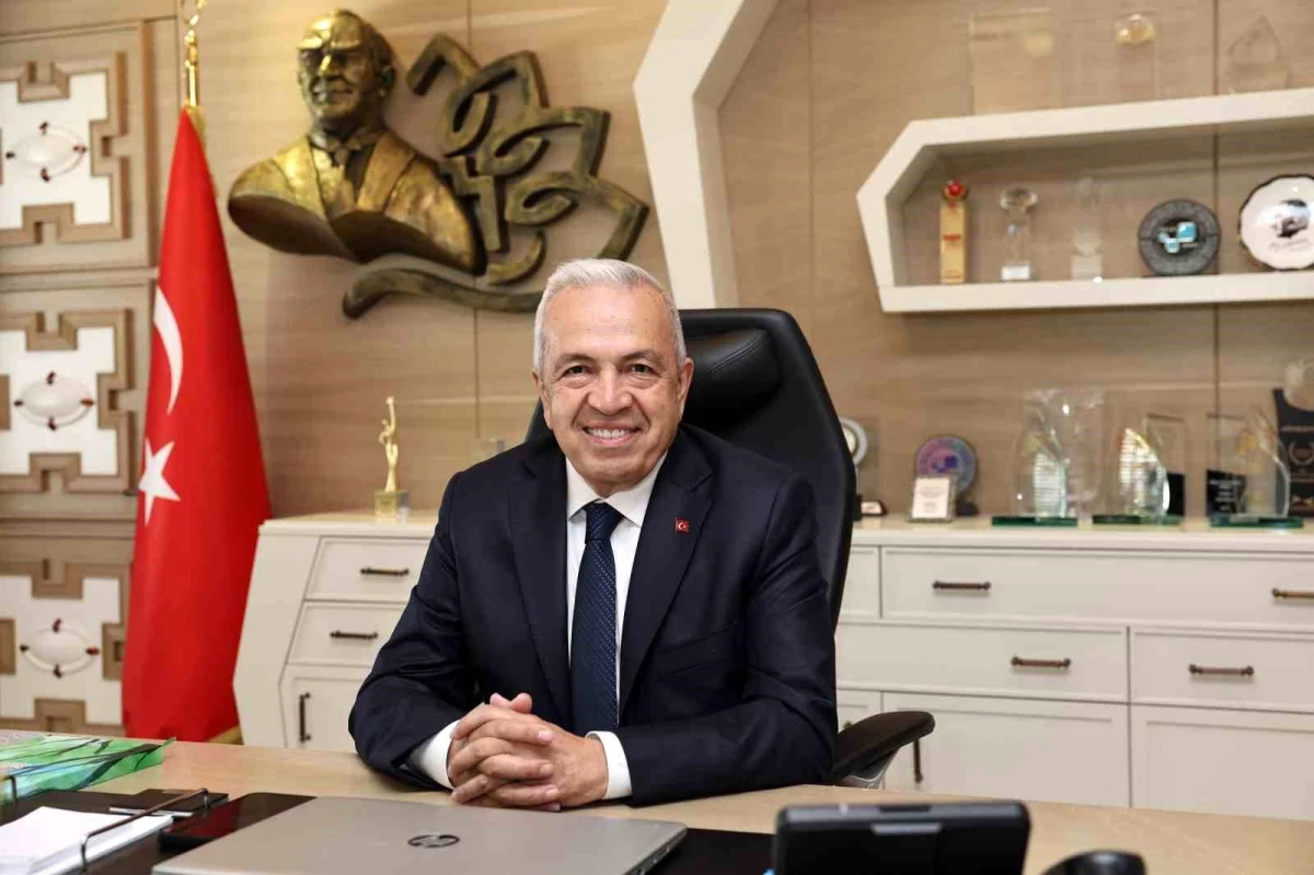 Nilüfer Belediye Başkanı Şadi Özdemir, yönetimini belirledi