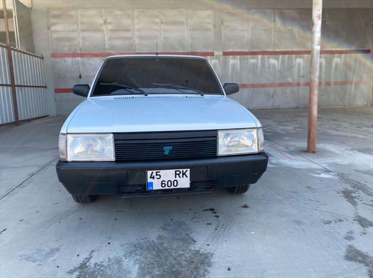Manisa\'da Park Halindeki Otomobil Çalındı, Şüpheli Yakalandı