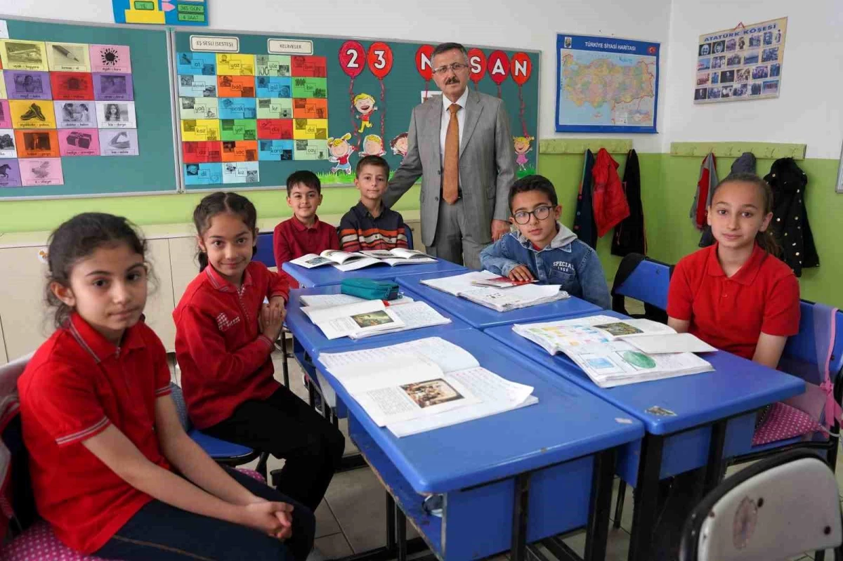 Tokat\'ta İlkokul Öğrencileri Kitap Yazma Başarısına İmza Attı