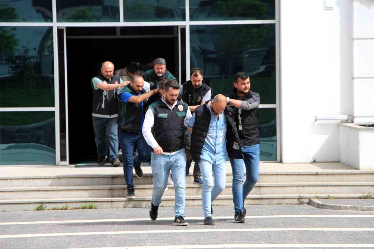 Trabzon\'da yapılan operasyonda uyuşturucu taciri 6 şahıs yakalandı