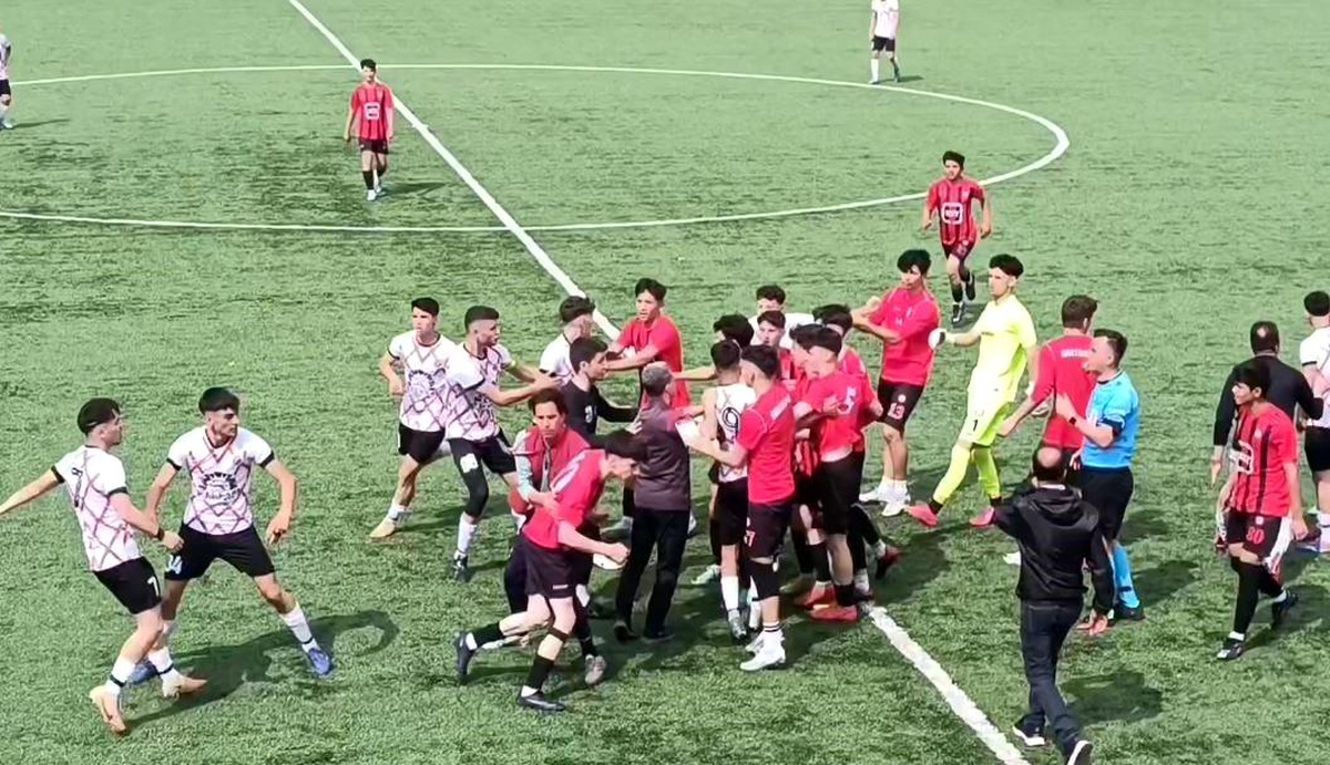U18 Türkiye Şampiyonası\'nda Zonguldak Asmaspor ile Bartınspor arasında tartışma çıktı