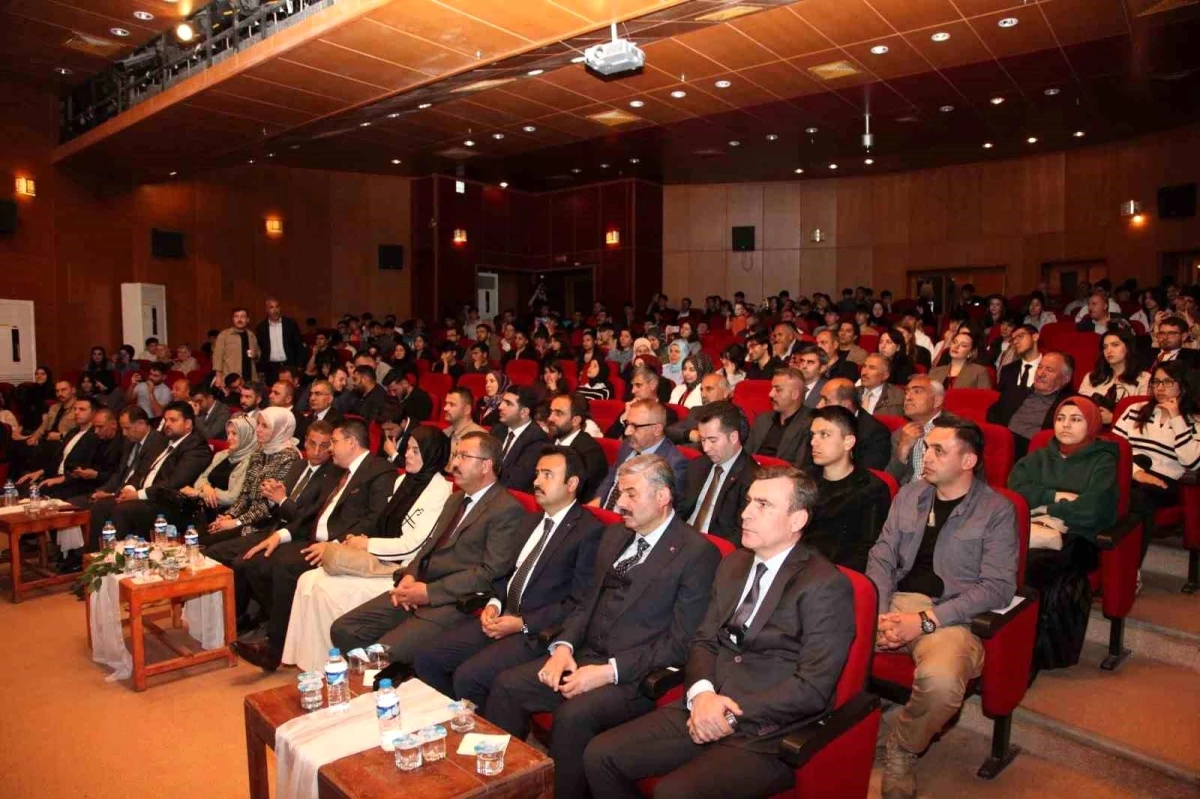 Prof. Dr. Ahmet Haluk Dursun\'un Anma Programı Ahlat\'ta Düzenlendi