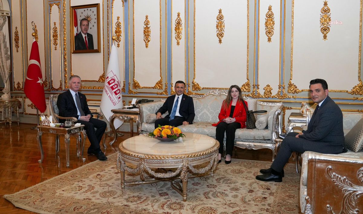CHP İstanbul İl Başkanı Özgür Çelik, Vali Davut Gül\'ü ziyaret etti