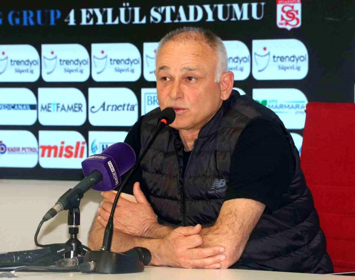Konyaspor Teknik Direktörü Omerovic: 4 zor maçımız var, tüm riskleri alacağız