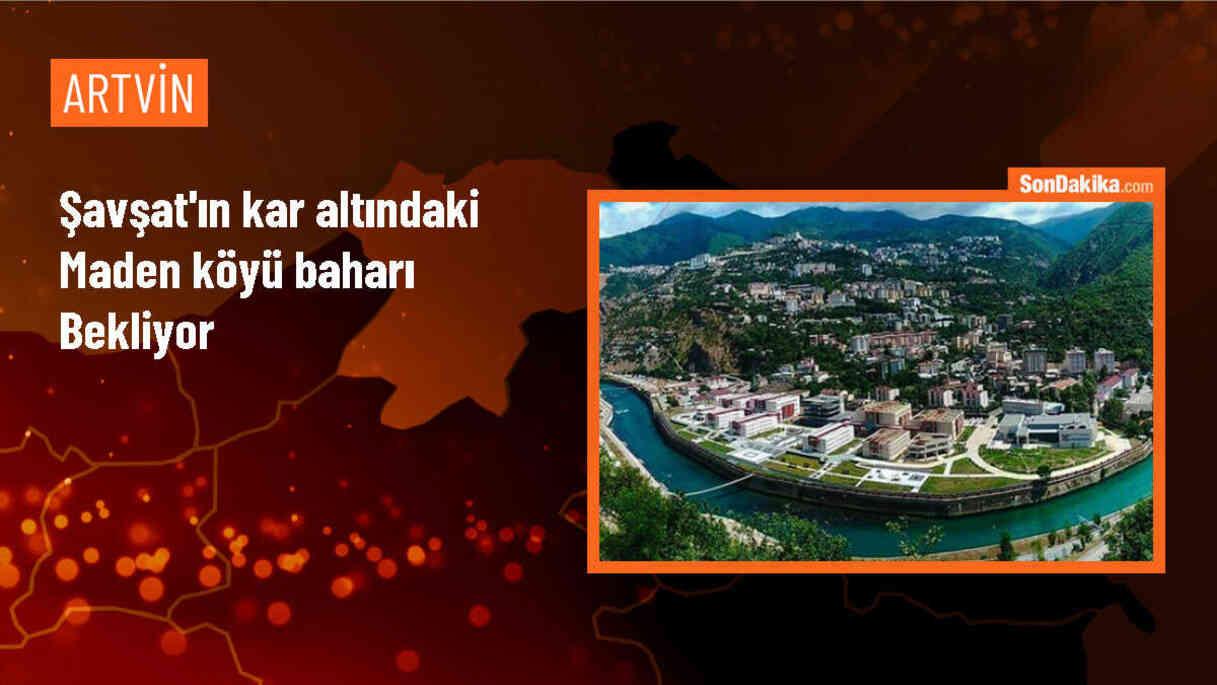 Artvin\'in Maden köyünde karla mücadele devam ediyor