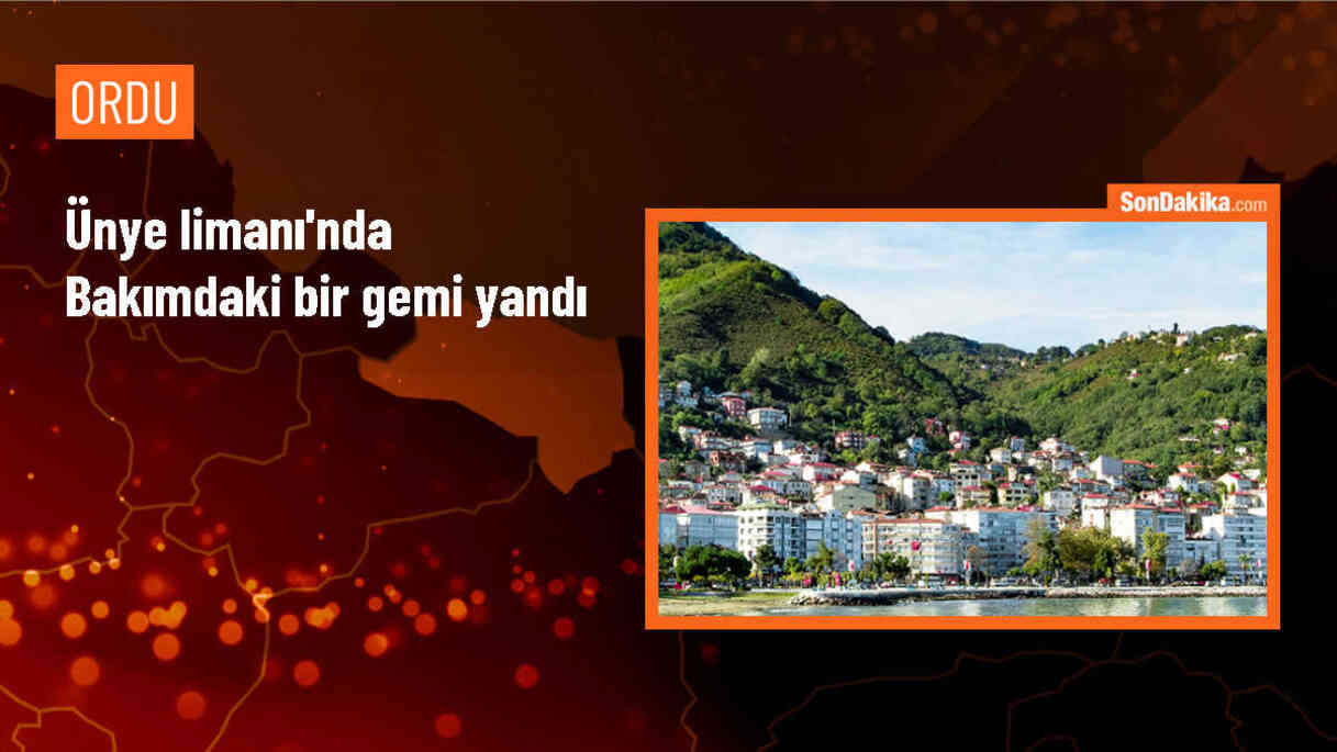 Ünye Limanı\'nda çıkan yangında gemi kullanılamaz hale geldi