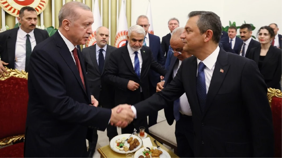AK Parti\'den Erdoğan-Özel görüşmesiyle ilgili açıklama: En önemli gündem maddesi ekonomi olacak