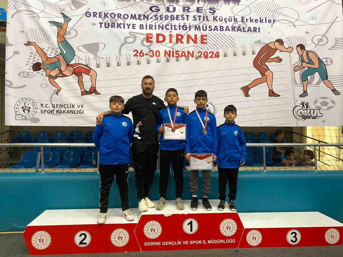 Amasyalı güreşçi Kaan Buğra Yüksel Türkiye Şampiyonası\'nda şampiyon oldu