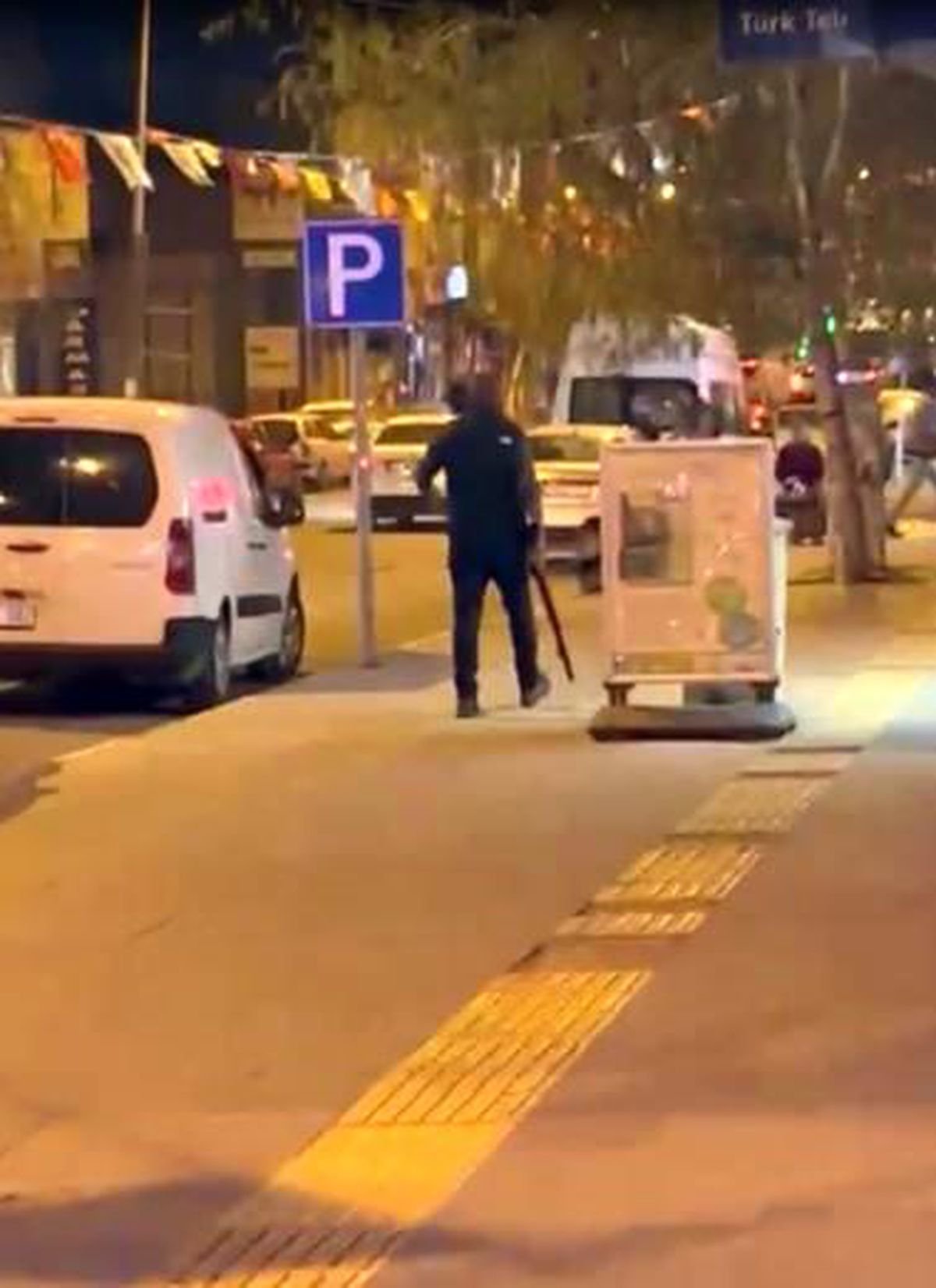 Ardahan\'da Pompalı Tüfekle Rastgele Ateş Açan Şahıs Polis Tarafından Etkisiz Hale Getirildi