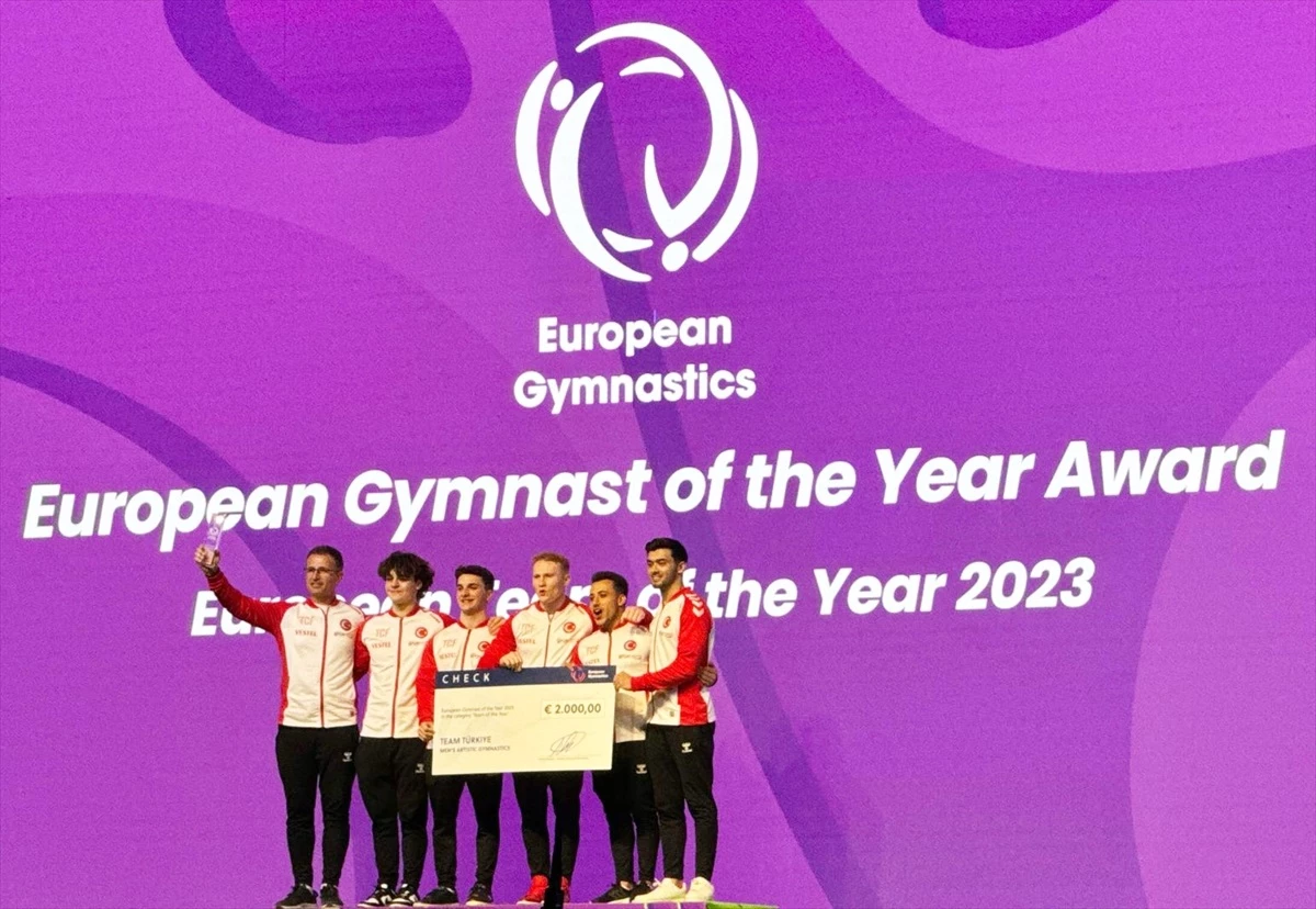 Artistik Cimnastik Erkek Milli Takımı, Avrupa\'da Yılın Takımı Ödülünü Aldı