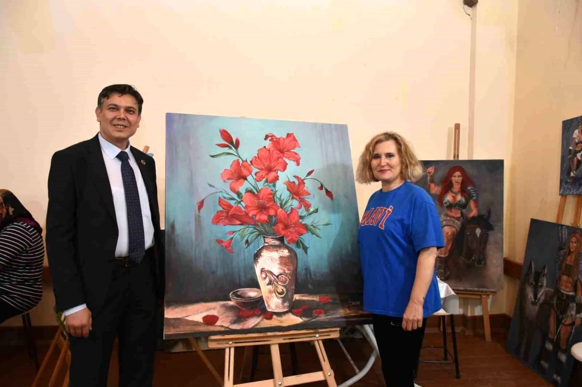 Söğüt Belediye Başkanı Ferhat Durgut, resim kursunu ziyaret etti
