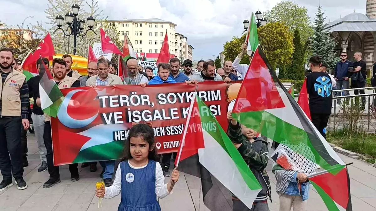 Erzurum\'da hekimler ve sağlık çalışanları İsrail\'in Gazze\'ye yönelik saldırılarını protesto etti