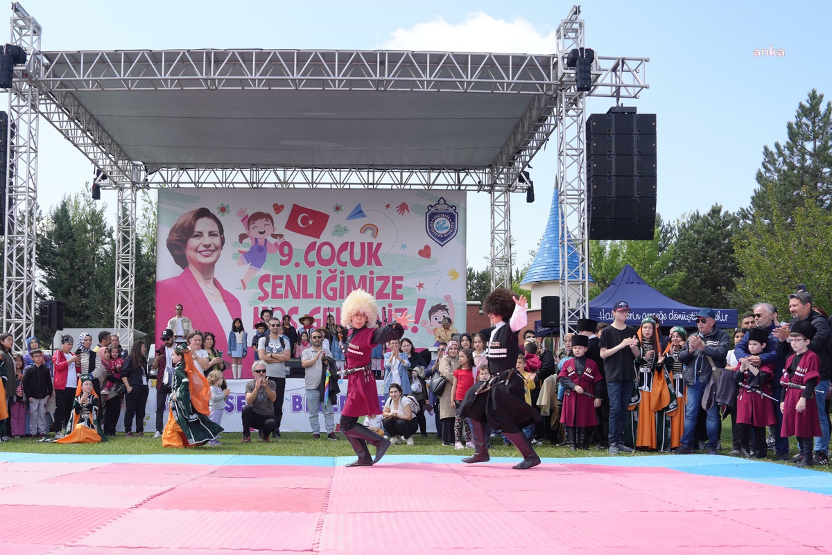 Eskişehir\'de düzenlenen 9. Çocuk Şenliği renkli görüntülere sahne oldu