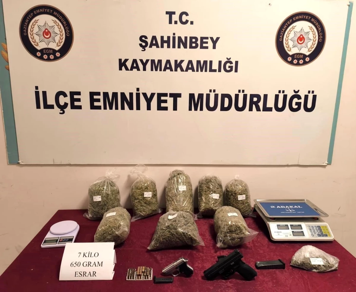 Gaziantep\'te Uyuşturucu Operasyonunda 7 Kilo Esrar Ele Geçirildi